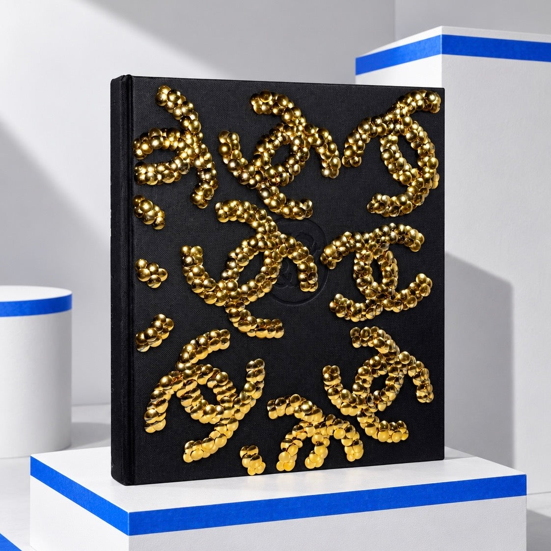 Chanel Collections and Creations Multi gilded by the bms.