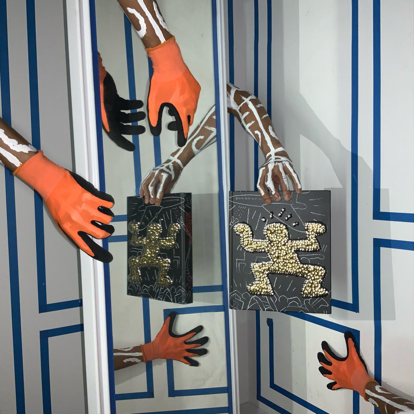 Keith Haring: The Political Line gilded by the bms.