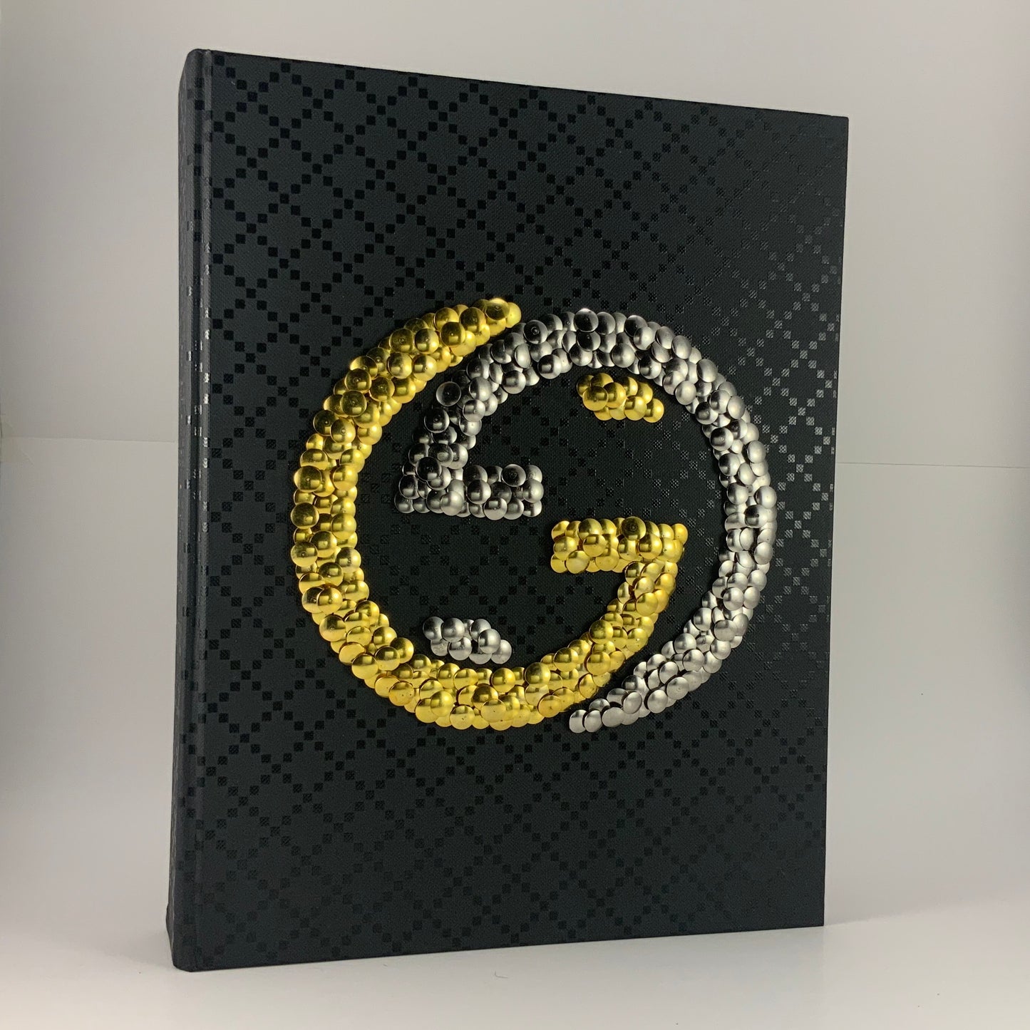 the bms. Gucci : The Making Of hand tacked book